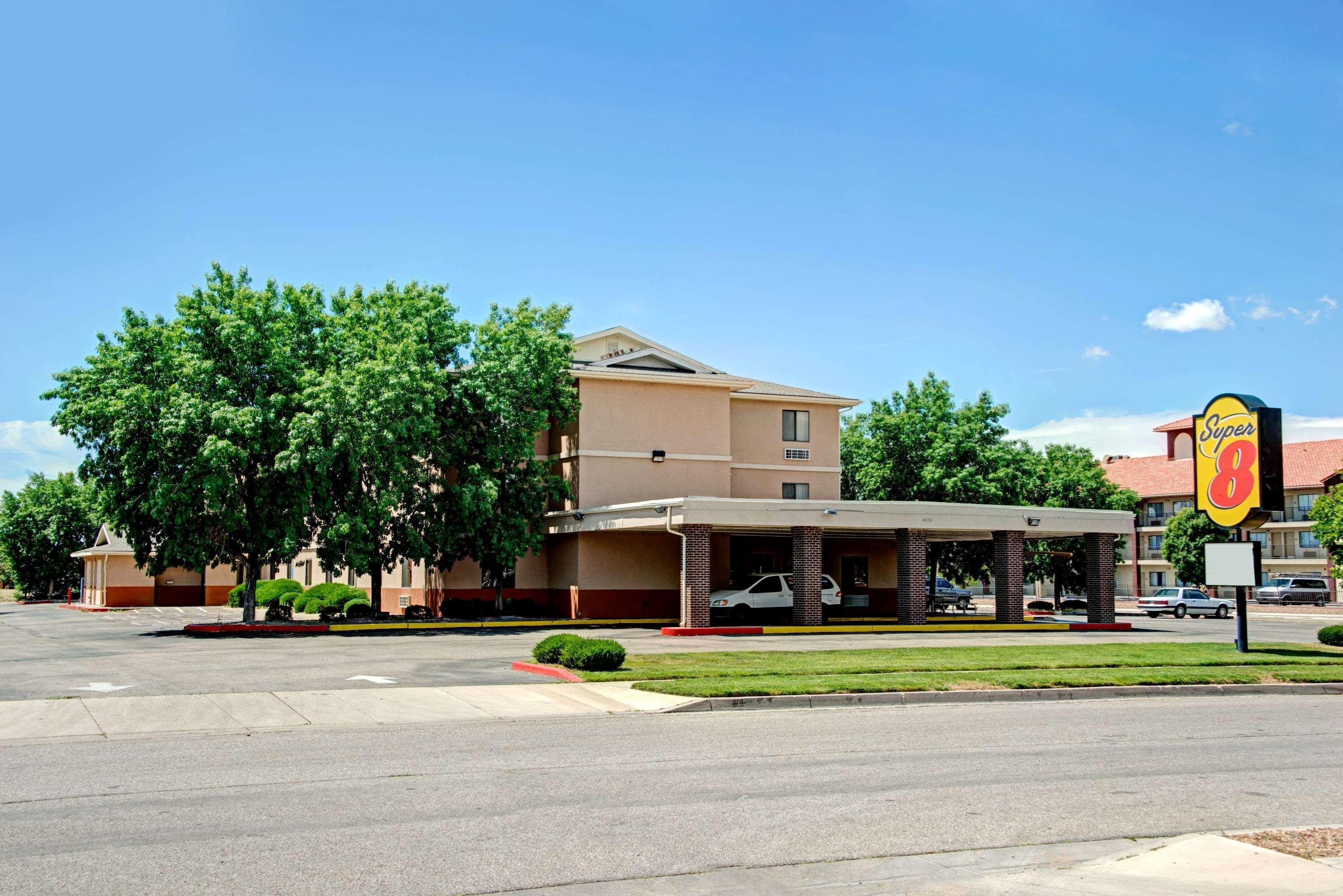 Super 8 By Wyndham Albuquerque West/Coors Blvd Otel Dış mekan fotoğraf