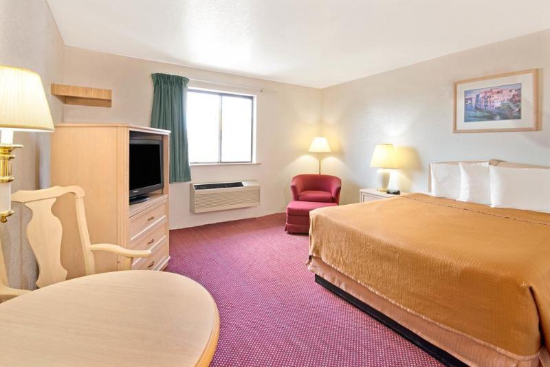 Super 8 By Wyndham Albuquerque West/Coors Blvd Otel Dış mekan fotoğraf