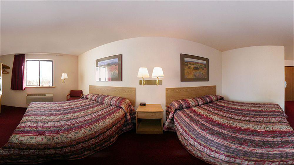 Super 8 By Wyndham Albuquerque West/Coors Blvd Otel Dış mekan fotoğraf