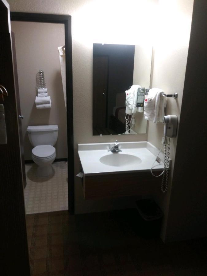Super 8 By Wyndham Albuquerque West/Coors Blvd Otel Dış mekan fotoğraf