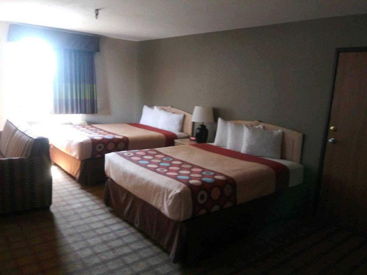 Super 8 By Wyndham Albuquerque West/Coors Blvd Otel Dış mekan fotoğraf